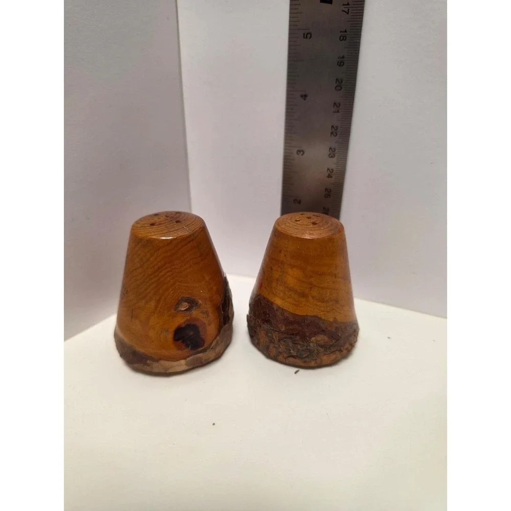 vintage 1950s live-edge‎ wooden souvenir salt and pepper shakers Native American